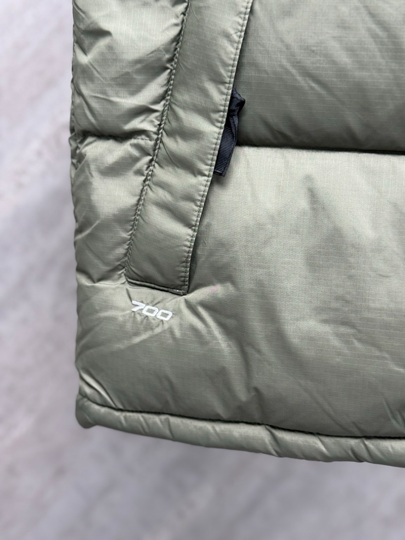 110429 Men's and women's classic high and full embroidered logo down vest clothes on the north side