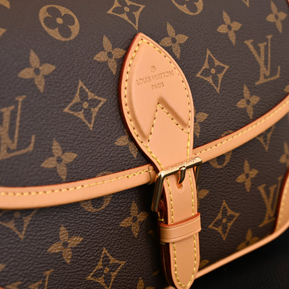 Louis Vuitton Croissant Bag Monogram Canvas