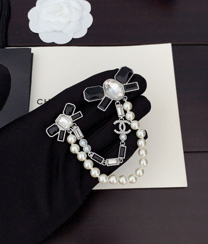 18K  Chanel Black Bow Pearls Brooch